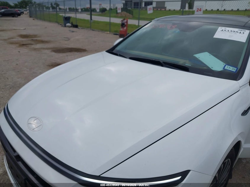 2025 HYUNDAI SONATA HYBRID auction photo 6