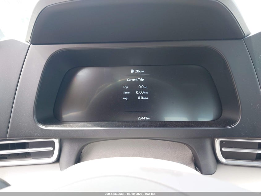 2024 HYUNDAI ELANTRA auction photo 7