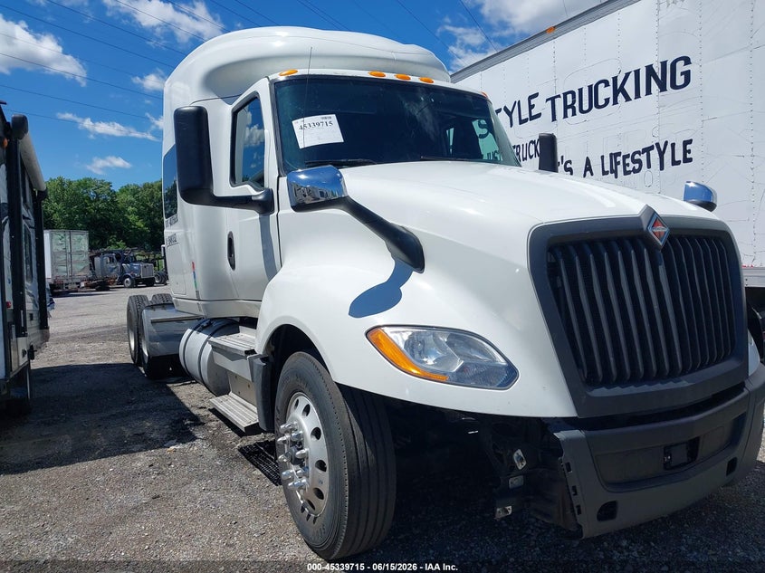 2020 INTERNATIONAL LT auction photo 1