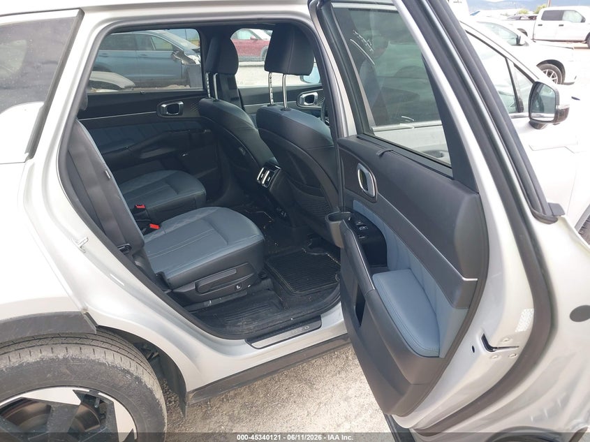 2025 KIA SORENTO HYBRID auction photo 8