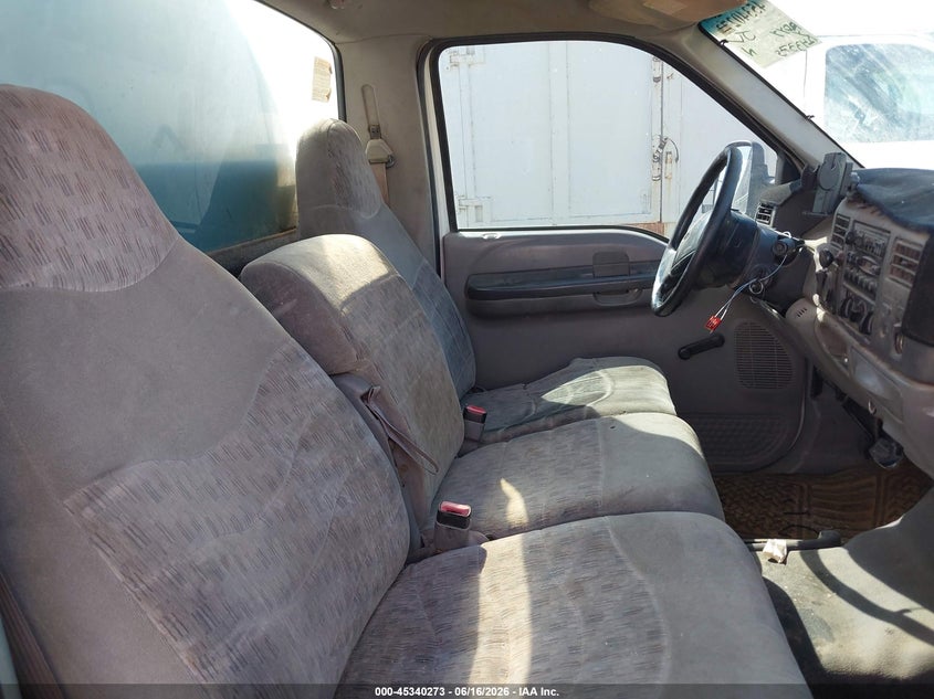 2001 FORD F-450 auction photo 6