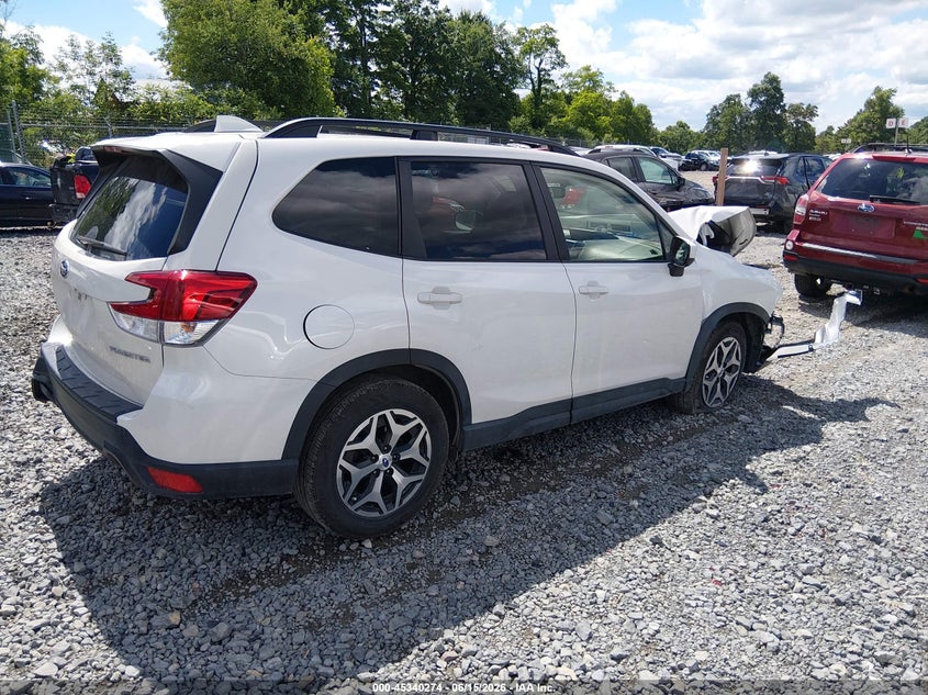 2019 SUBARU FORESTER auction photo 4