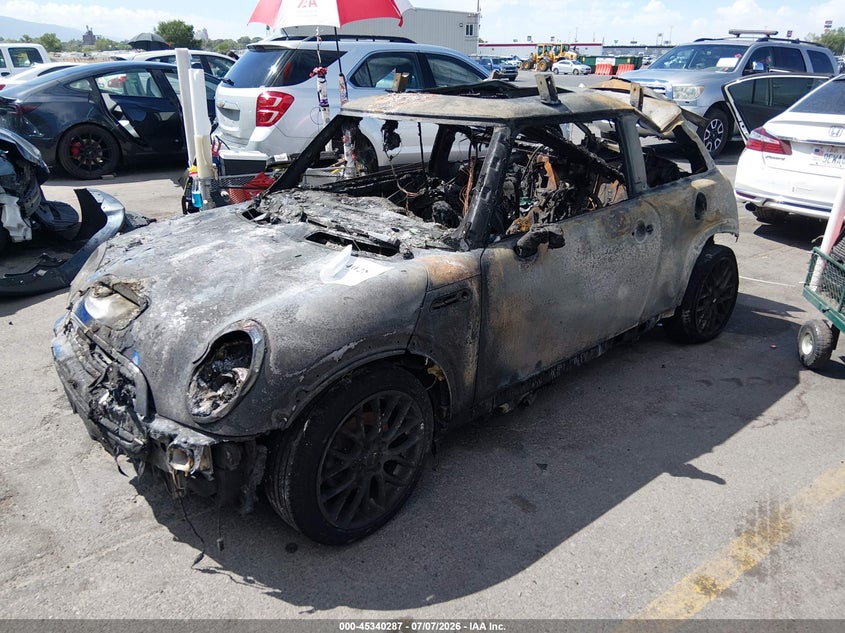 WMWRE33475TD93493 2005 Mini Cooper S photo 1