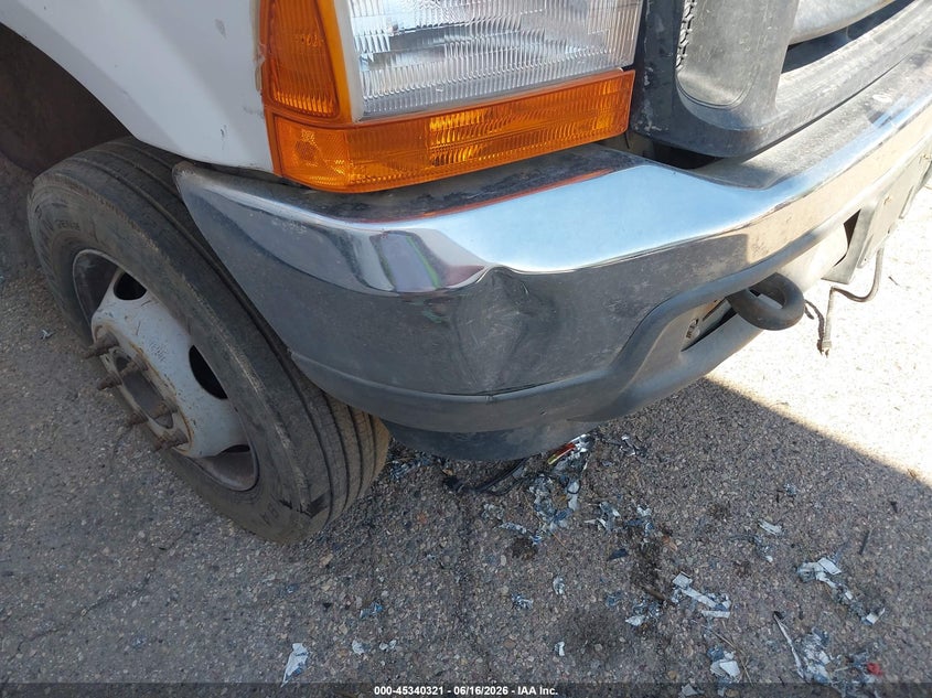 2000 Ford F-450 Lariat/Xl/Xlt VIN: 1FDXF46F0YEB99187 Lot: 45340321