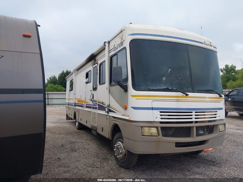 2003 WORKHORSE CUSTOM CHASSIS MOTORHOME CHASSIS auction photo 1