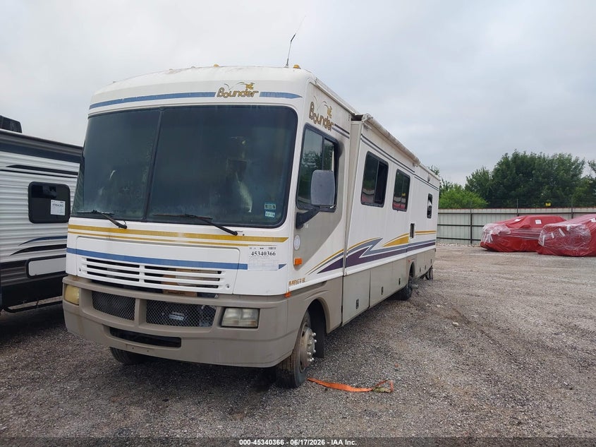 2003 WORKHORSE CUSTOM CHASSIS MOTORHOME CHASSIS auction photo 2