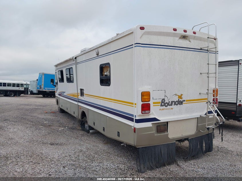 2003 WORKHORSE CUSTOM CHASSIS MOTORHOME CHASSIS auction photo 3