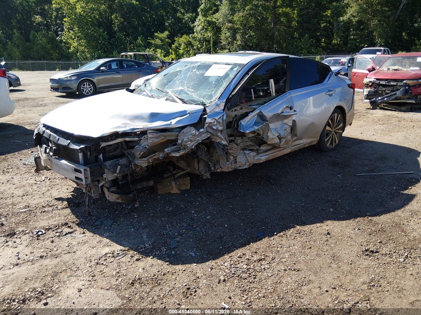 2019 NISSAN ALTIMA auction photo 2