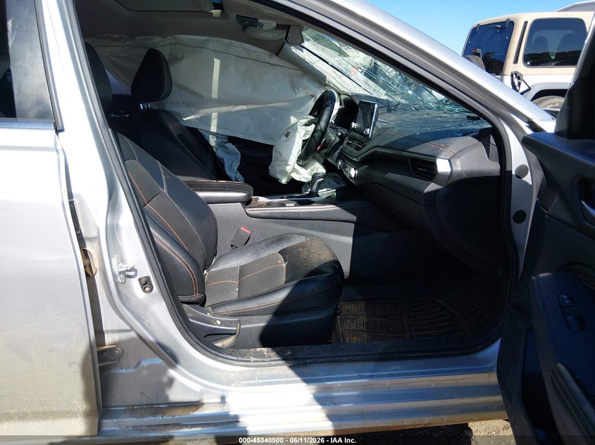 2019 NISSAN ALTIMA auction photo 5