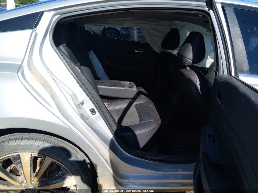 2019 NISSAN ALTIMA auction photo 8