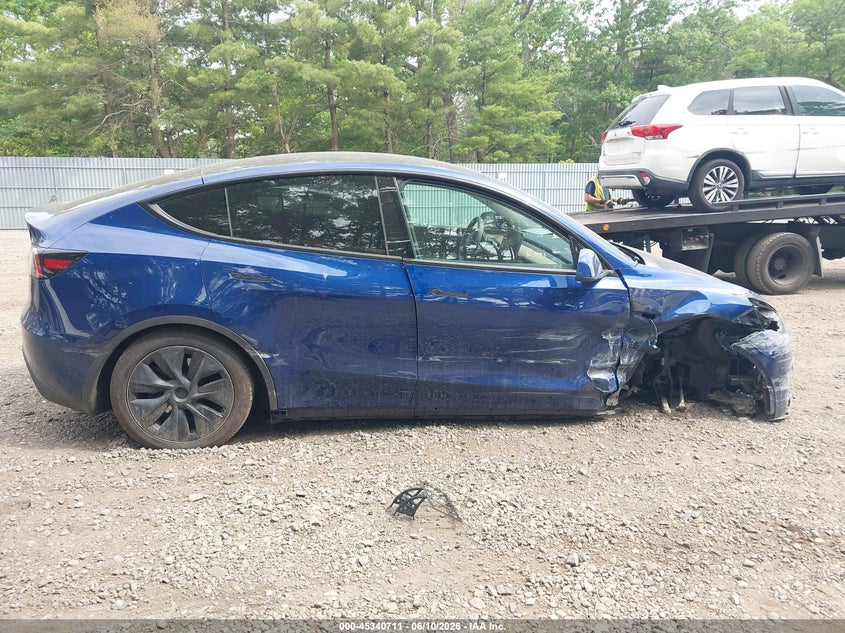 TESLA MODEL Y - zdjęcie 13
