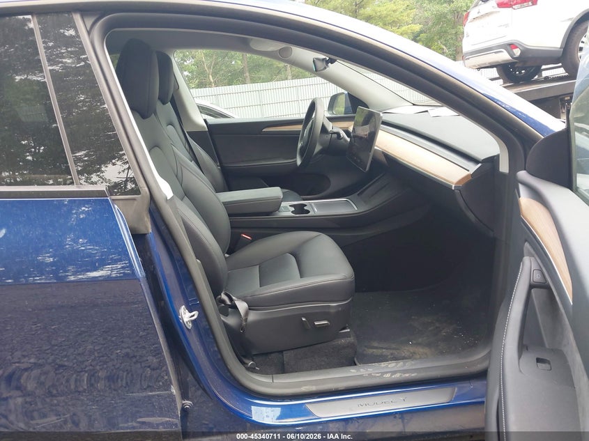 TESLA MODEL Y - zdjęcie 5