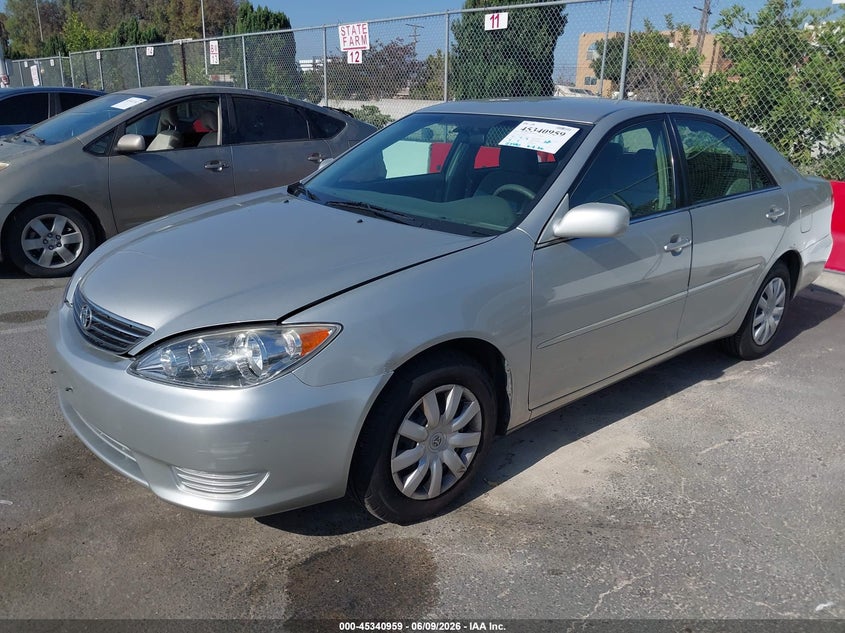 2005 Toyota Camry Le 4T1BE32K25U517919 photo 1