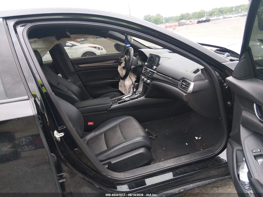 VIN 1HGCV1F3XJA094469 2018 HONDA ACCORD SPORT
