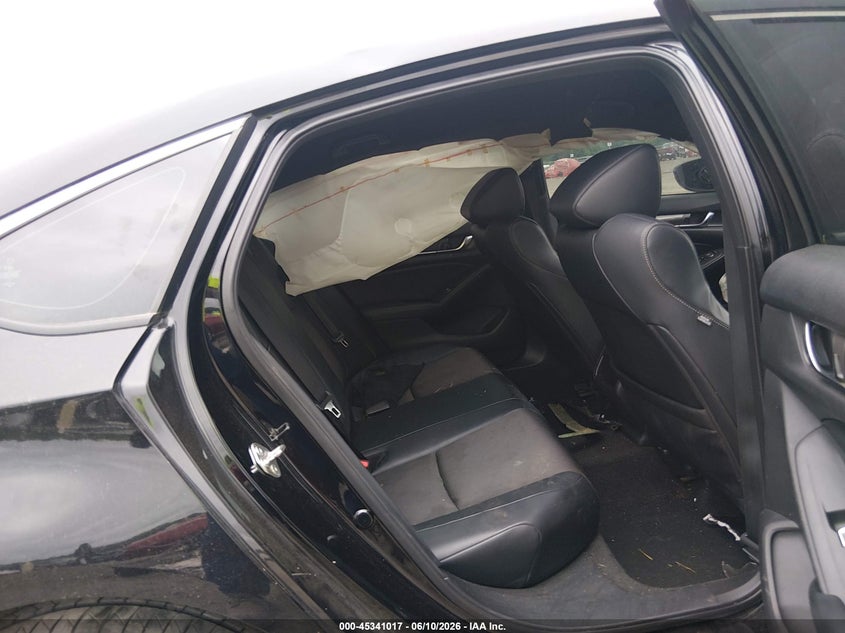 VIN 1HGCV1F3XJA094469 2018 HONDA ACCORD SPORT