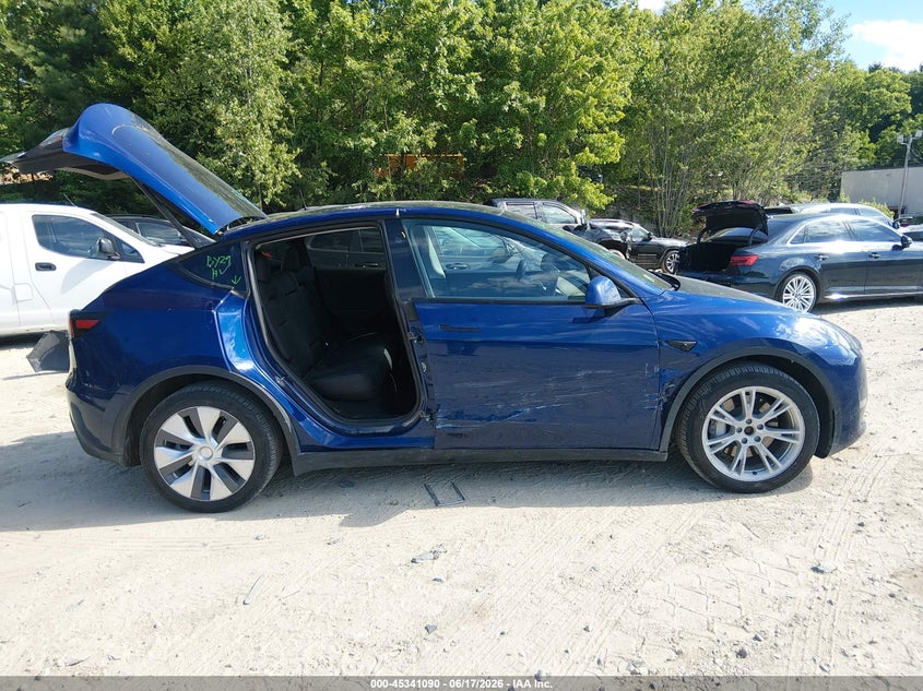 TESLA MODEL Y - zdjęcie 14
