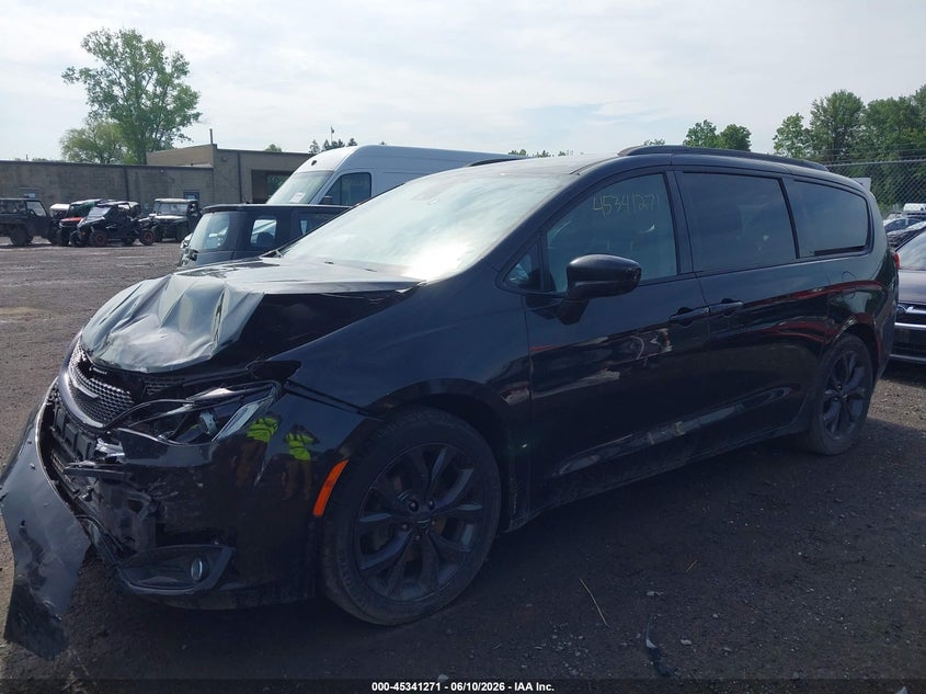 Vin: 2c4rc1eg8kr588815, lot: 45839208, chrysler pacifica touring l plus 20192