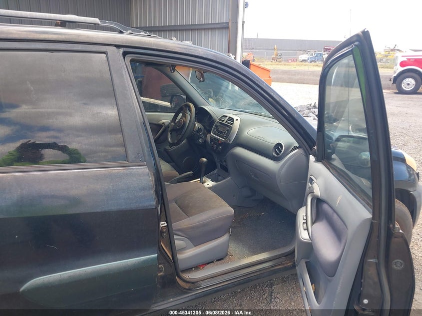 2002 TOYOTA RAV4 auction photo 5