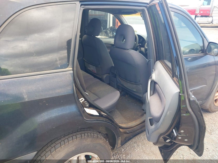 2002 TOYOTA RAV4 auction photo 8