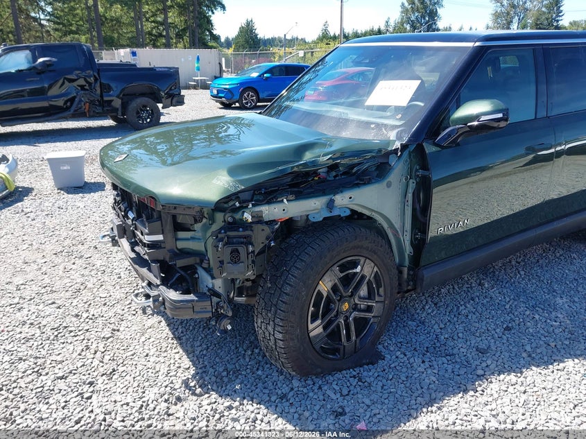 2025 RIVIAN R1S auction photo 6