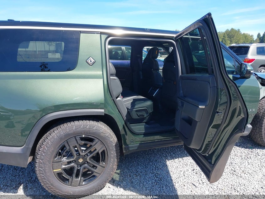 2025 RIVIAN R1S auction photo 8