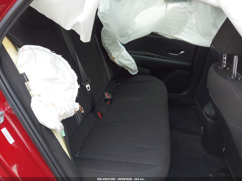 2024 HYUNDAI ELANTRA auction photo 8