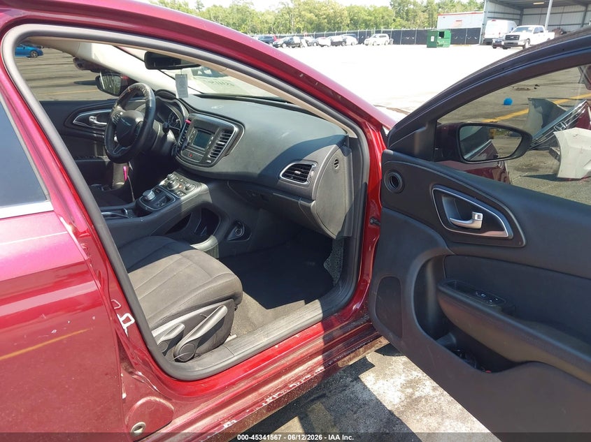 2016 CHRYSLER 200 auction photo 5