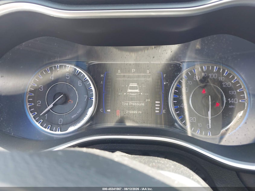 2016 CHRYSLER 200 auction photo 7