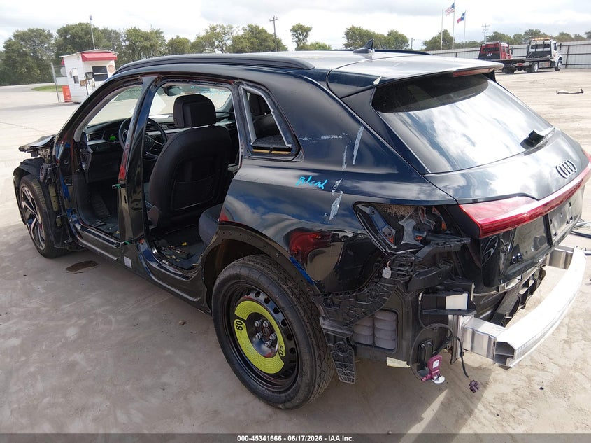2024 AUDI Q8 E-TRON auction photo 3