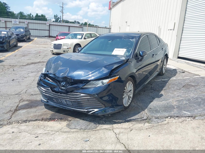 2019 TOYOTA CAMRY auction photo 2