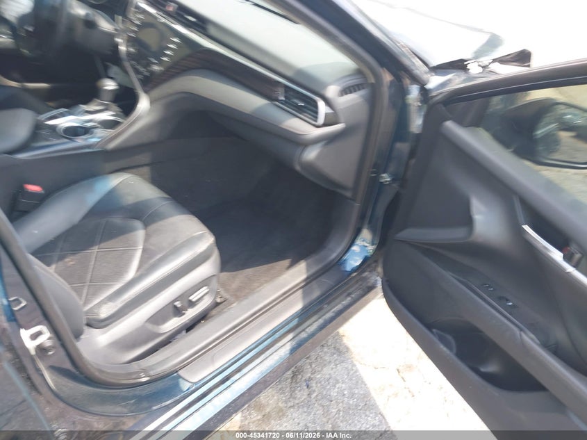 2019 TOYOTA CAMRY auction photo 5