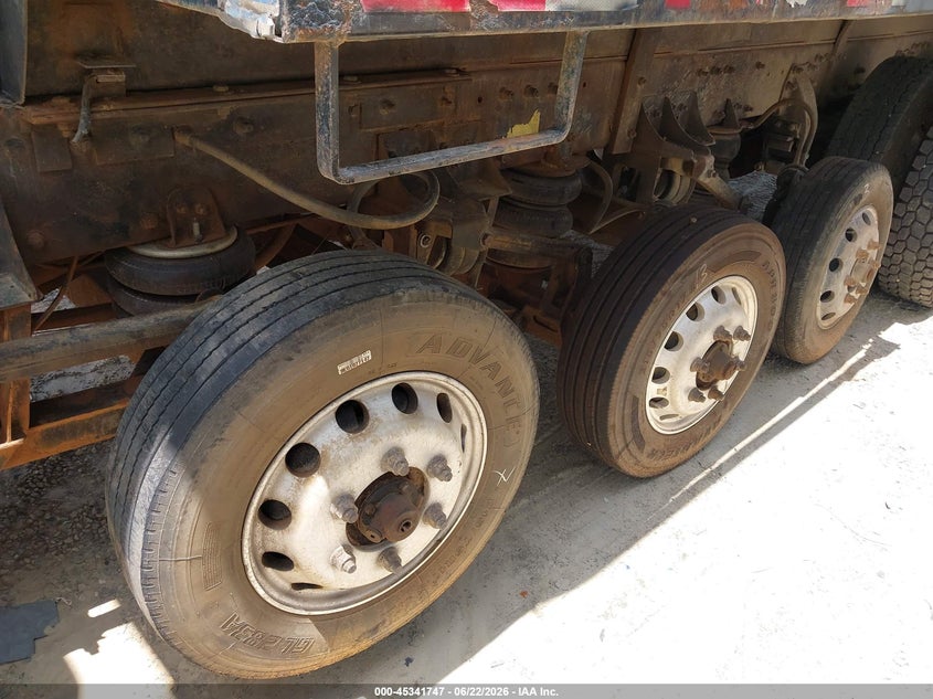 2005 OTHER PETERBILT 335 TRUCK N/A