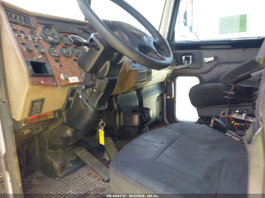 2005 OTHER PETERBILT 335 TRUCK N/A