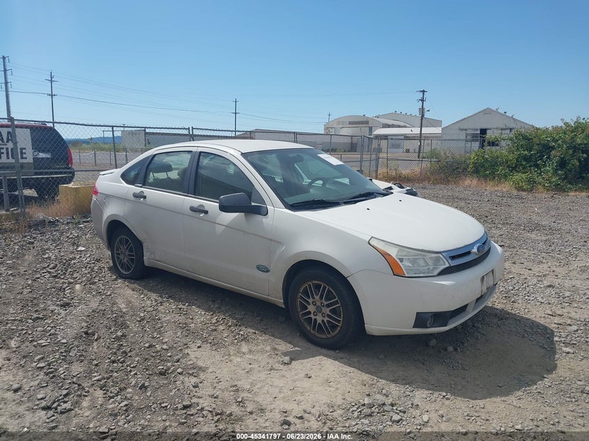 Vin: 1fahp3fn0aw186811, lot: 45839733, ford focus se 2010 img_1