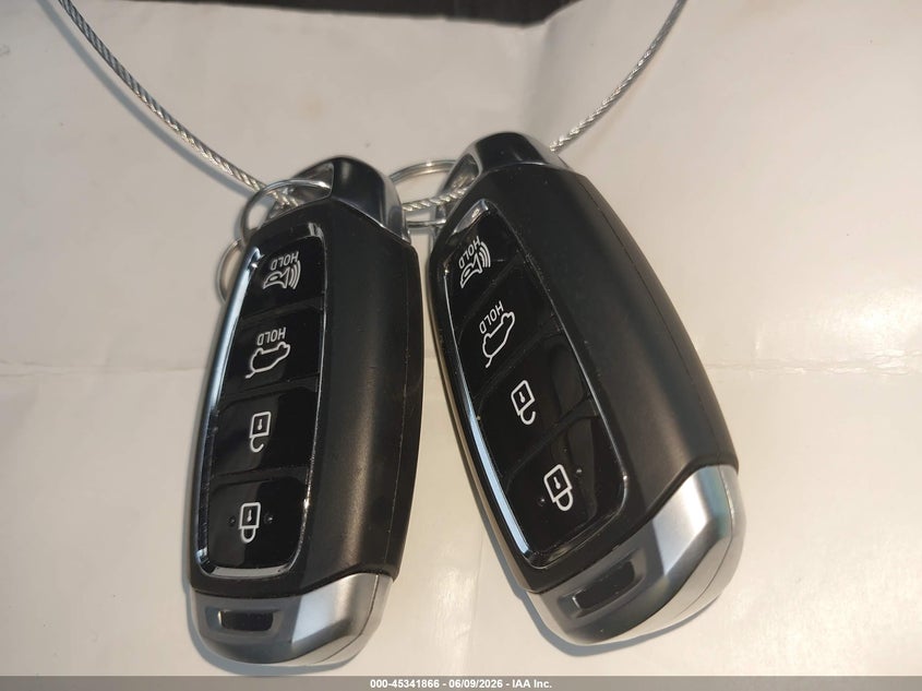2020 Hyundai Veloster 2.0 Premium VIN: KMHTG6AF5LU021109 Lot: 45341866