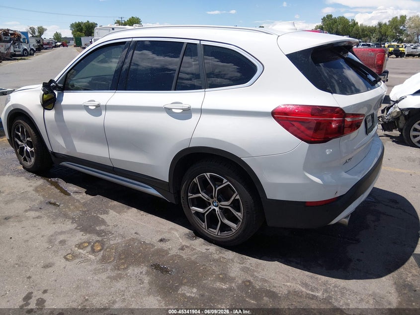 2021 BMW X1 auction photo 3