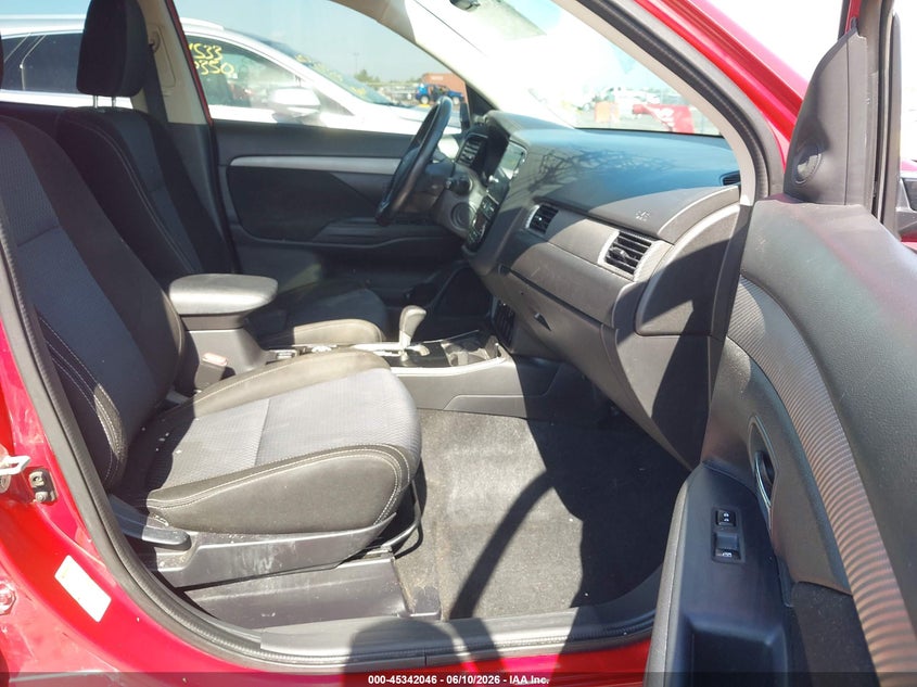 2018 MITSUBISHI OUTLANDER auction photo 5