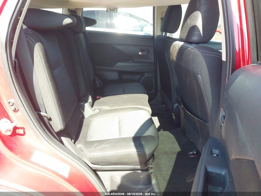 2018 MITSUBISHI OUTLANDER auction photo 8