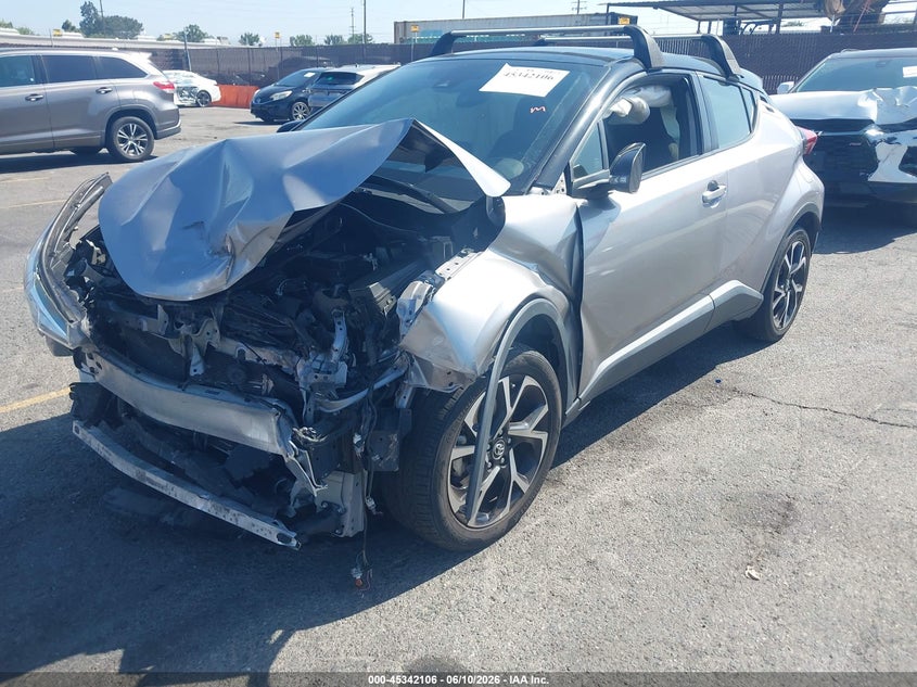 JTNKHMBXXK1039397 2019 TOYOTA C-HR XLE photo 1