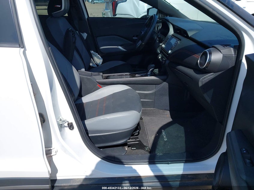 2023 NISSAN KICKS auction photo 5