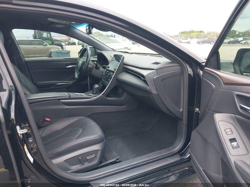 2019 TOYOTA AVALON HYBRID auction photo 5