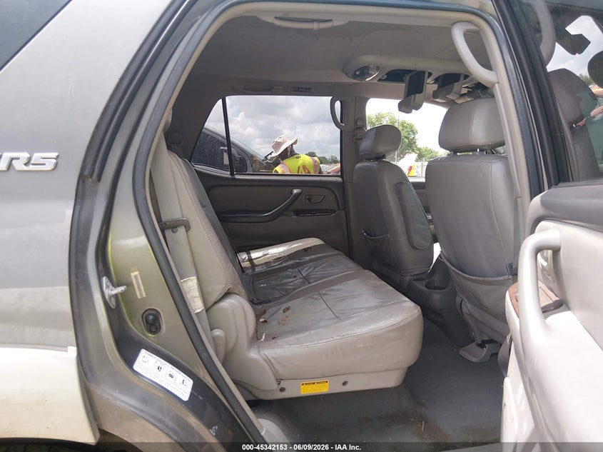 2004 TOYOTA SEQUOIA SPORT UTILITY VEHICLE 4.7L V-8 DOHC, 240HP