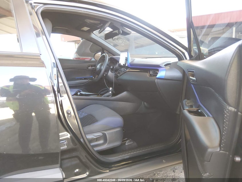 TOYOTA C-HR - zdjęcie 5