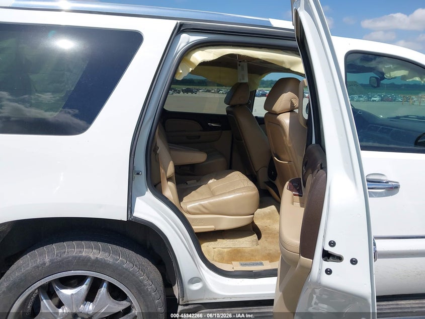 2007 GMC YUKON DENALI auction photo 8