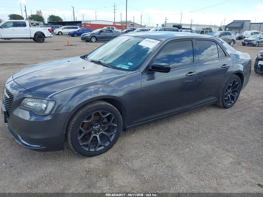 2019 CHRYSLER 300 auction photo 2