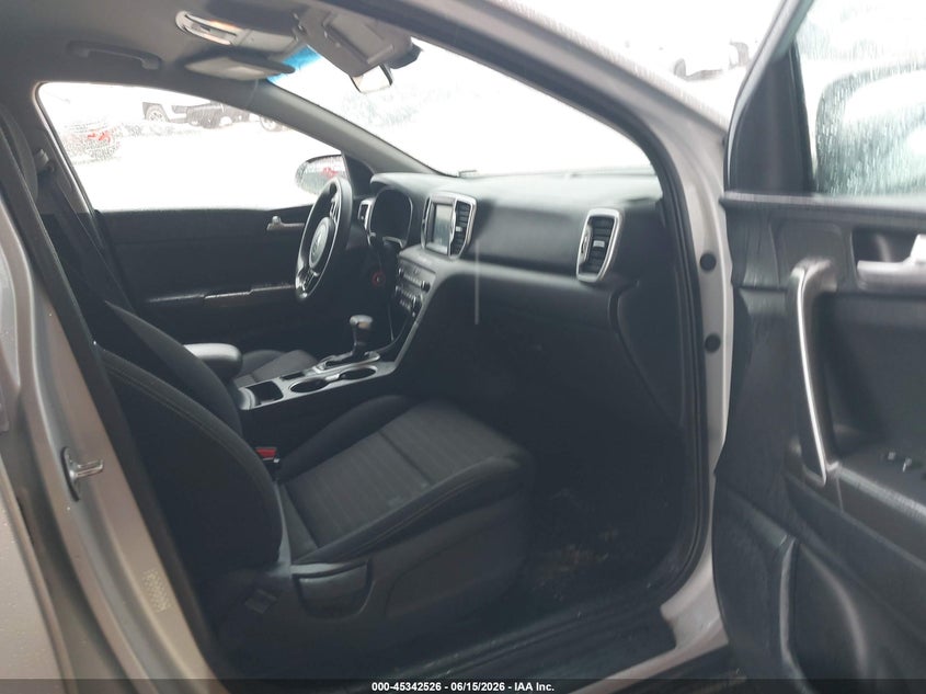 VIN KNDPMCAC2K7541316 2019 KIA SPORTAGE LX