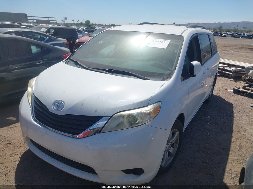 2011 Toyota Sienna Le V6 5TDKK3DC7BS052105 photo 1