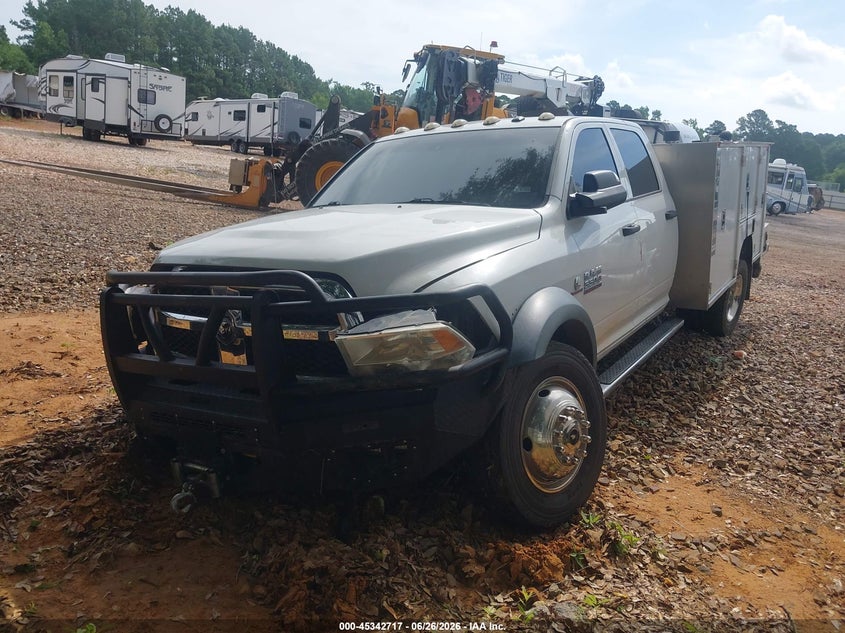 2017 RAM 5500 CHASSIS auction photo 2