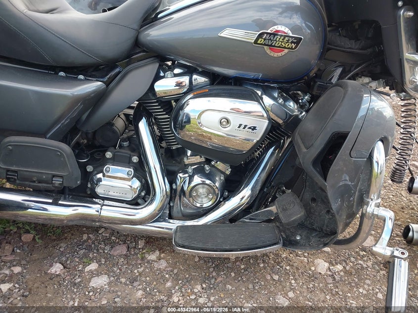 2022 Harley-Davidson Flhtcutg VIN: 1HD1MAF17NB852757 Lot: 45342964
