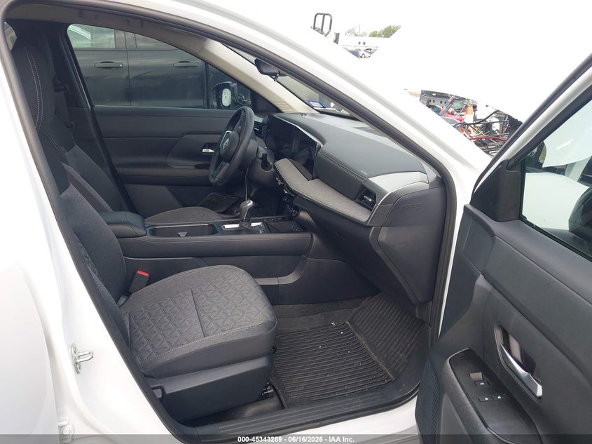 2026 NISSAN KICKS auction photo 5
